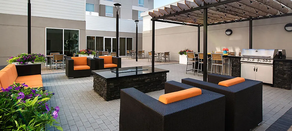 Отель Homewood Suites By Hilton Winnipeg Airport - Polo Park