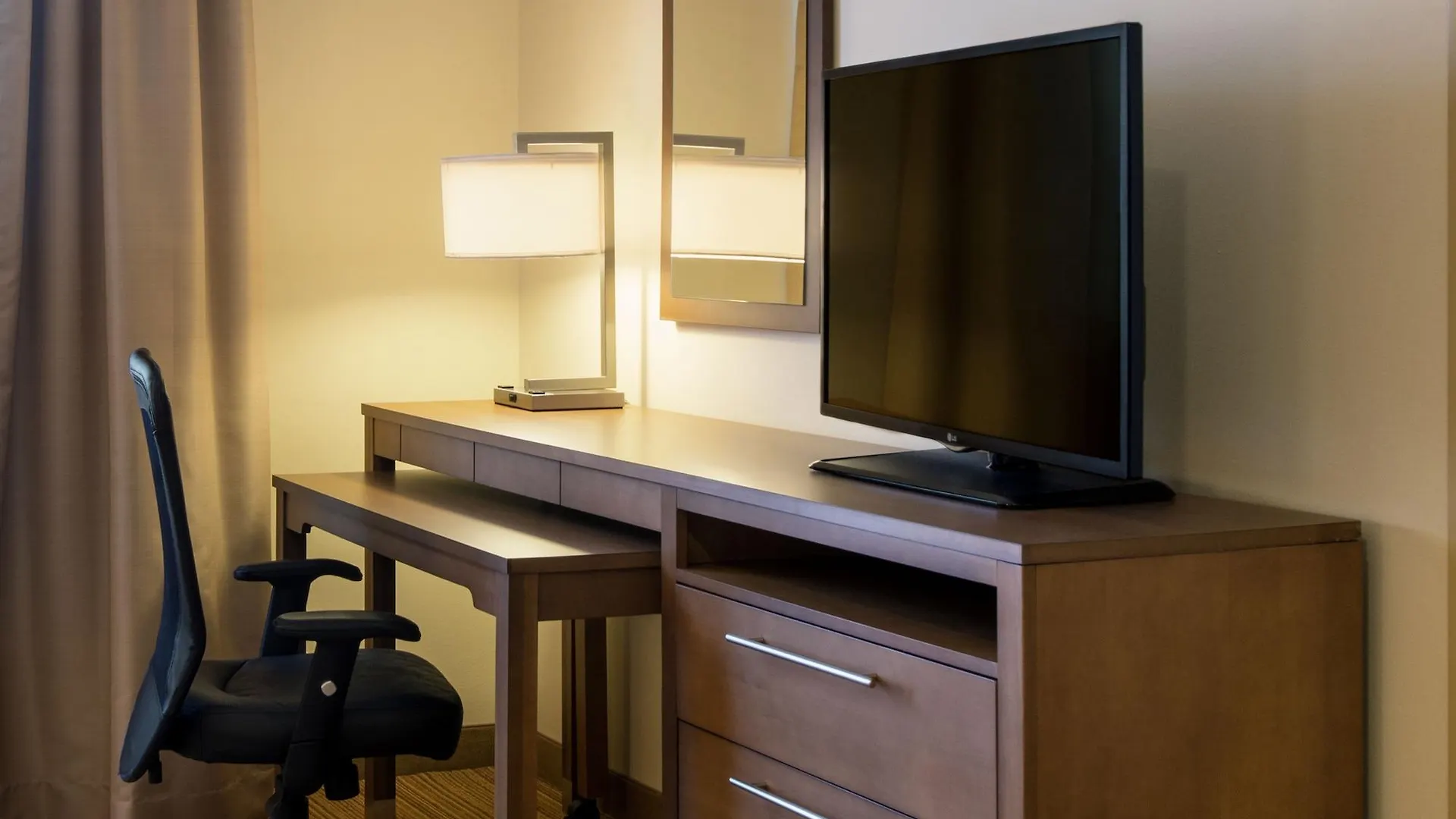 Homewood Suites By Hilton Winnipeg Airport - Polo Park Канада