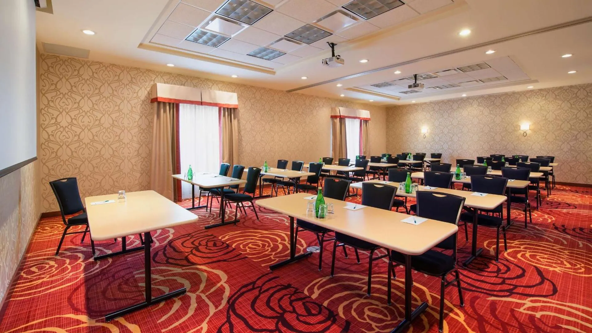 *** Отель Homewood Suites By Hilton Winnipeg Airport - Polo Park Канада