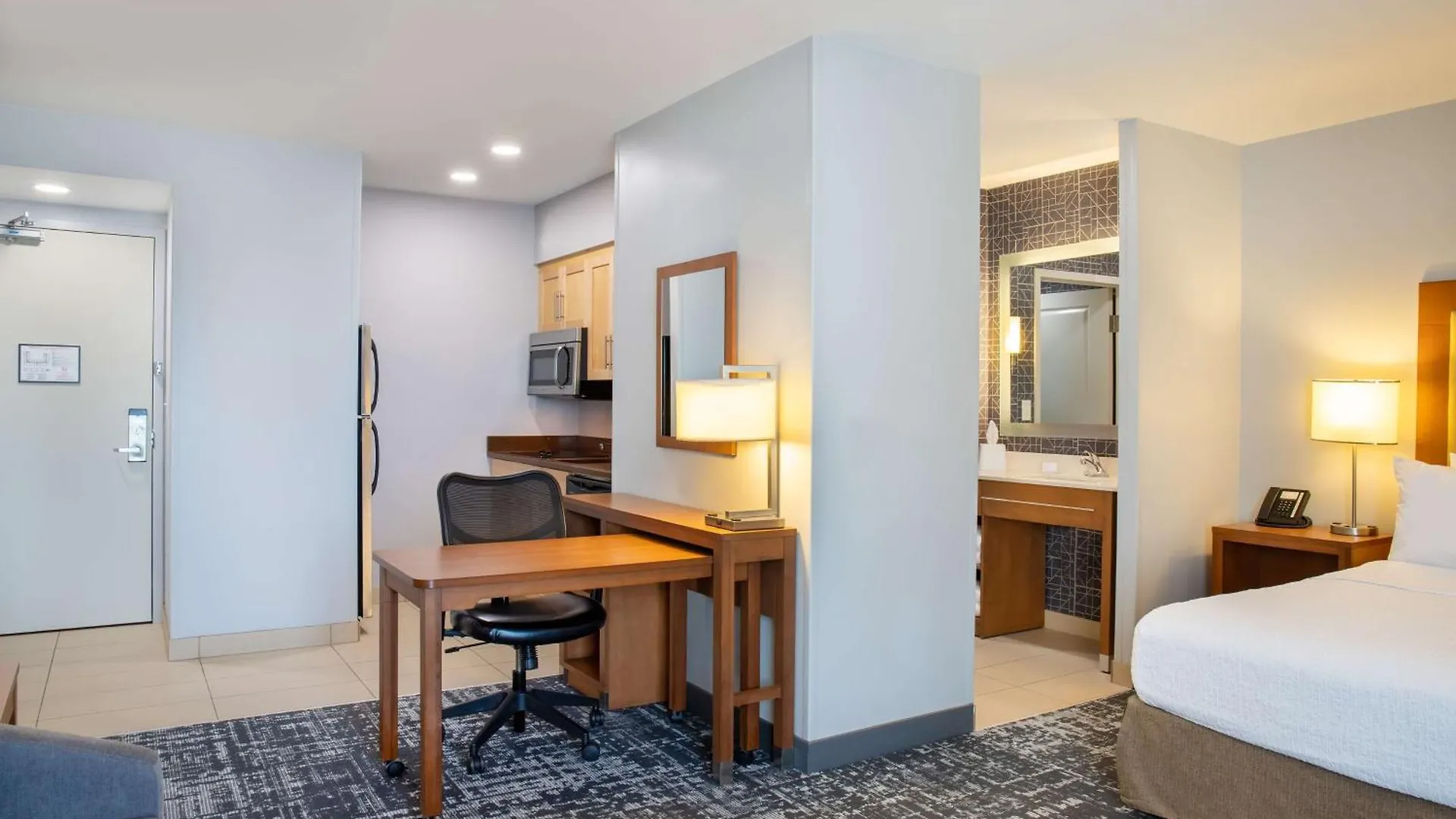 Отель Homewood Suites By Hilton Winnipeg Airport - Polo Park