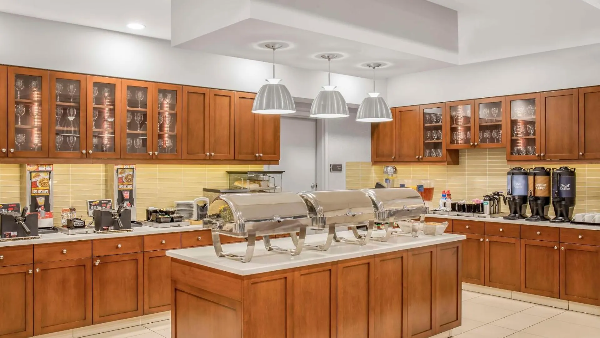 Отель Homewood Suites By Hilton Winnipeg Airport - Polo Park