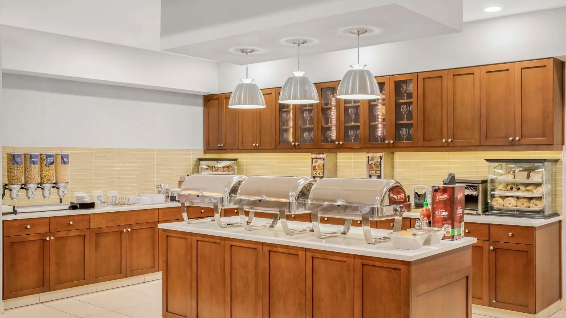 Homewood Suites By Hilton Winnipeg Airport - Polo Park 3*,
